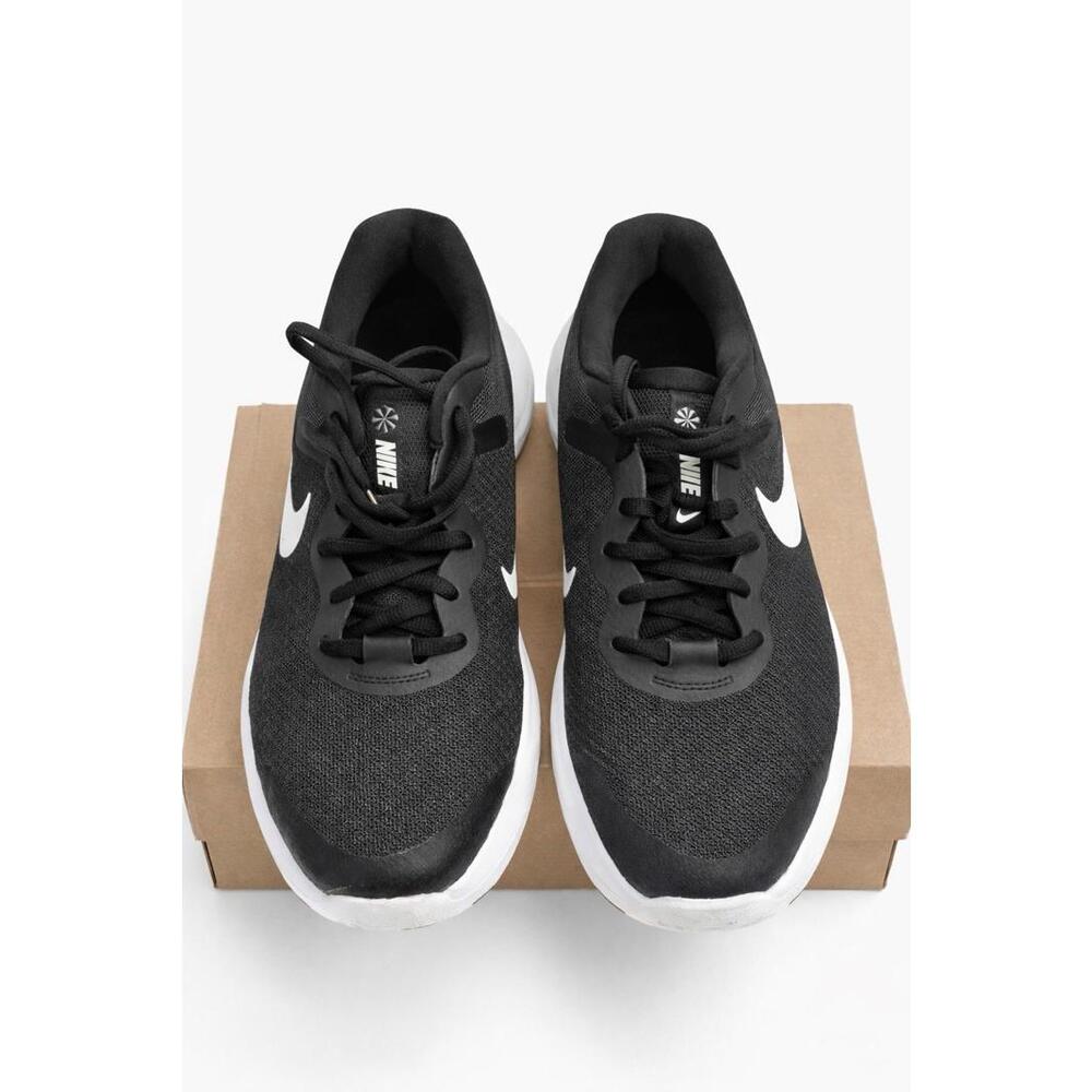 Nike Revolution 6 Next Nature Black White Woman’s  Running Shoes Size 9.5 New.